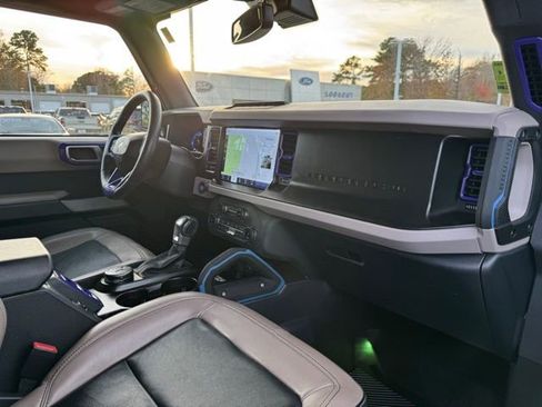 Used 2022 Ford Bronco Wildtrak image 23