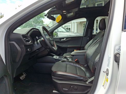 Certified 2023 Ford Escape ST-Line w/ Tech Pack #1 AWD/4WD image 14