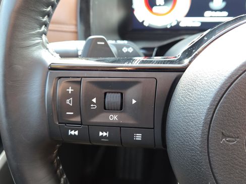 Used 2024 Nissan Pathfinder Platinum w/ Cargo Package image 32