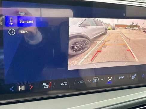 New 2026 Chevrolet Traverse LT w/ Sun and Wheel Package image 13