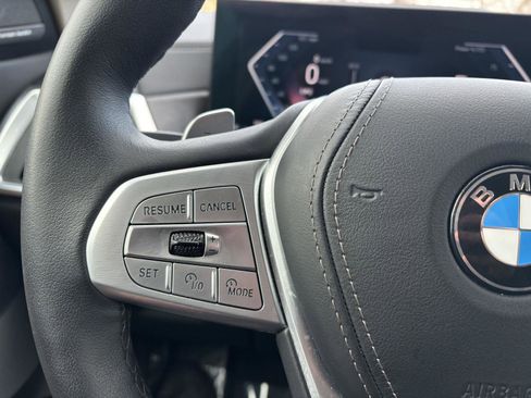 Used 2023 BMW X7 xDrive40i w/ Premium Package image 38