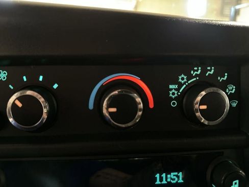 Used 2024 GMC Savana 2500 w/ Driver Convenience Package image 16