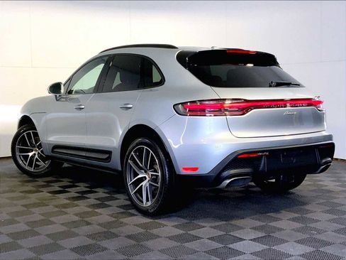 Certified 2026 Porsche Macan AWD/4WD image 3