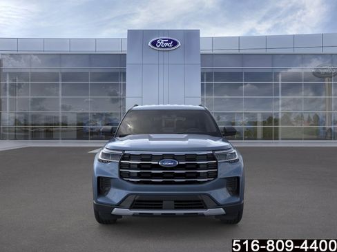 Used 2025 Ford Explorer Active AWD/4WD image 7
