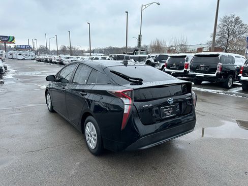 Used 2017 Toyota Prius Three Touring image 5