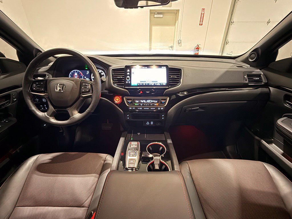 Used 2025 Honda Ridgeline Black Edition image 29