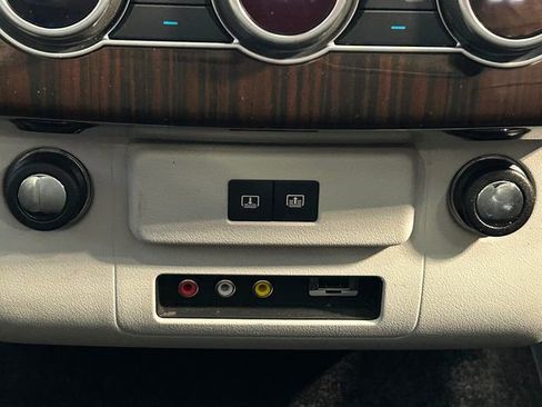 Used 2016 Land Rover Range Rover Long Wheelbase Supercharged image 38