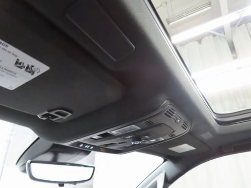 Used 2025 GMC Yukon XL AT4 w/ AT4 Premium Package image 25