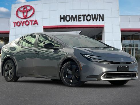 Certified 2024 Toyota Prius Prime SE image 2