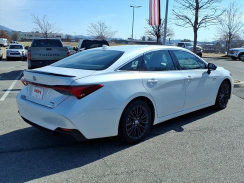 Certified 2020 Toyota Avalon XSE w/ All Weather Liner Package image 4