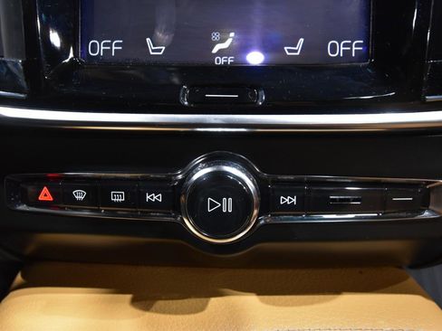 Used 2017 Volvo S90 T6 Momentum w/ Vision Package image 33