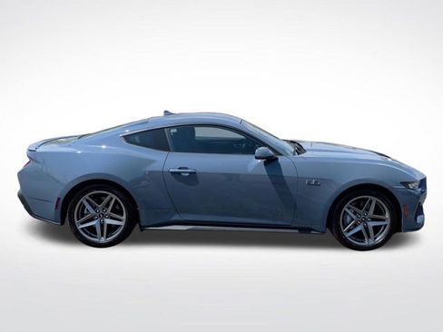Used 2025 Ford Mustang GT RWD image 9