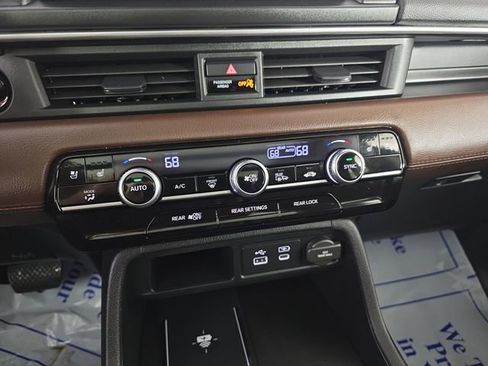 Used 2024 Honda Pilot Elite image 23