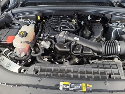 Used 2024 Jeep Grand Cherokee L Limited w/ Luxury Tech Group II image 7