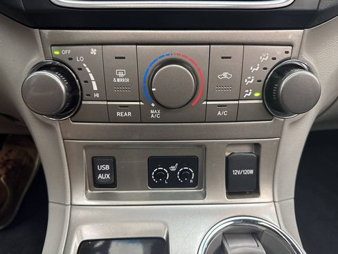 Used 2013 Toyota Highlander SE AWD/4WD image 15