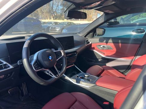 Used 2026 BMW 330i Sedan w/ M Sport Package RWD image 9