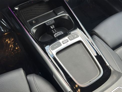 Certified 2025 Mercedes-Benz GLB 250 image 19