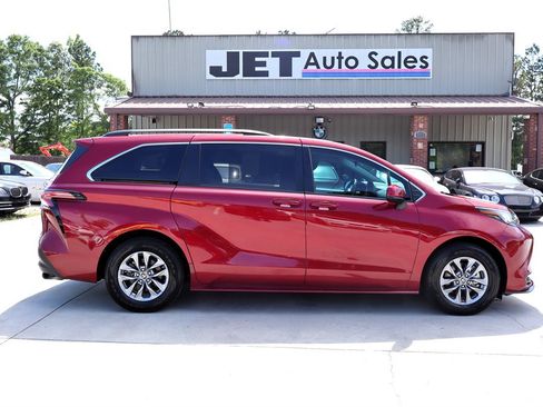 Used 2022 Toyota Sienna LE FWD image 8