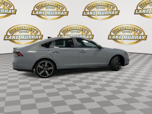 Used 2024 Honda Accord Sport image 3