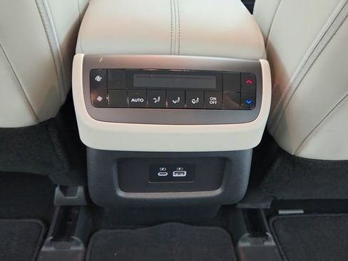 Used 2023 Nissan Pathfinder SL FWD image 35