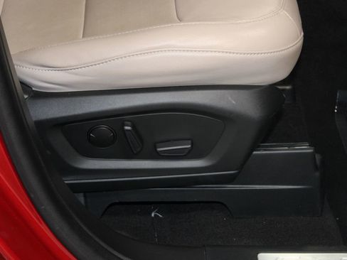 Used 2023 Ford Explorer Limited image 28