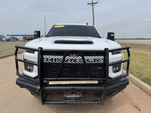 Used 2020 Chevrolet Silverado 2500 Custom w/ Custom Value Package image 8