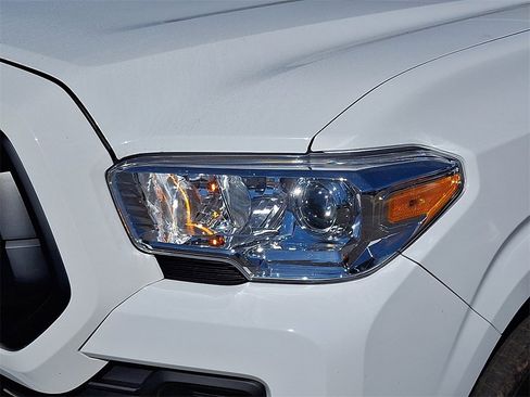 Used 2022 Toyota Tacoma SR image 10