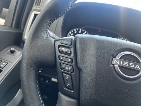 Used 2025 Nissan Frontier SV w/ SV Convenience Package image 23