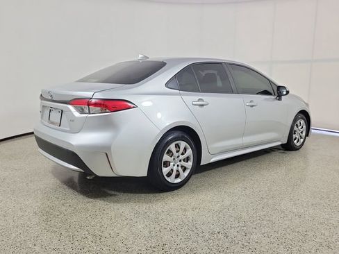 Used 2021 Toyota Corolla LE FWD image 5