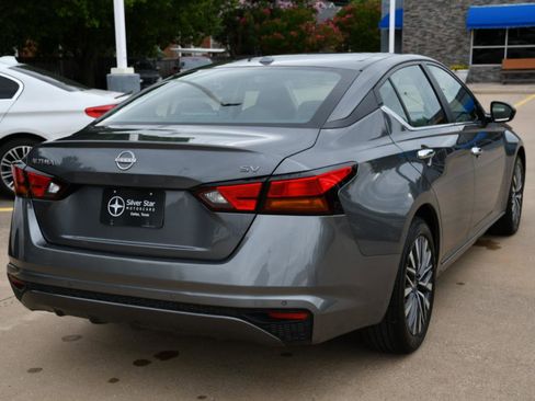 Used 2024 Nissan Altima 2.5 SV FWD image 6