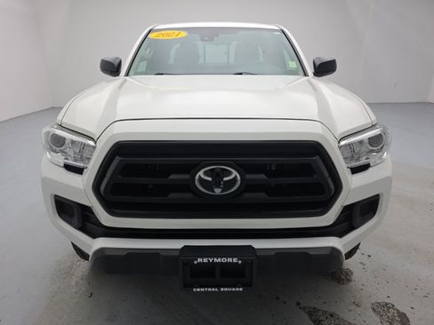 Used 2021 Toyota Tacoma SR w/ SX Package image 4