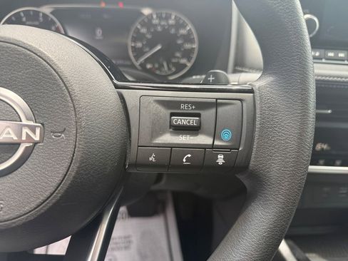 Used 2023 Nissan Rogue SV FWD image 22
