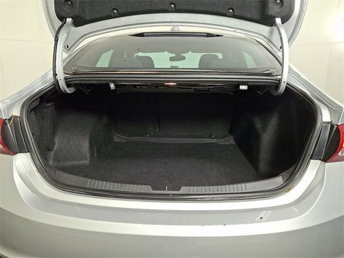 Used 2022 Chevrolet Malibu LT image 29