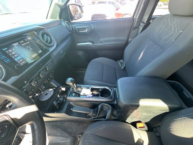 Used 2019 Toyota Tacoma TRD Sport w/ Technology Package AWD/4WD image 14