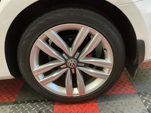 Used 2017 Volkswagen Passat 1.8T SE FWD image 5