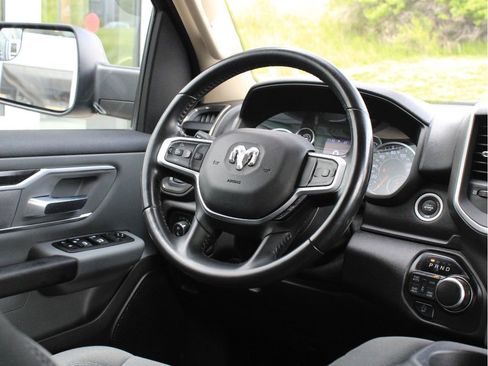 Used 2020 RAM 1500 Big Horn AWD/4WD image 14