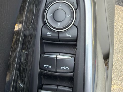 Used 2021 Cadillac XT4 Premium Luxury FWD image 15