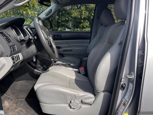 Used 2015 Toyota Tacoma PreRunner w/ Limited Package image 13