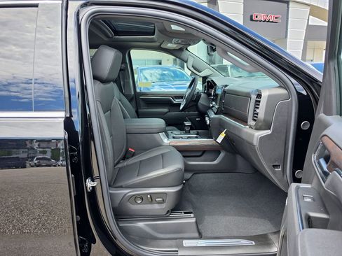 New 2026 GMC Sierra 1500 SLT w/ SLT Premium Plus Package AWD/4WD image 31
