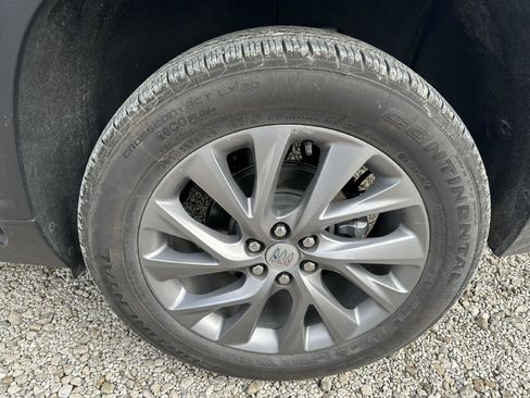 Used 2025 Buick Enclave Preferred image 11