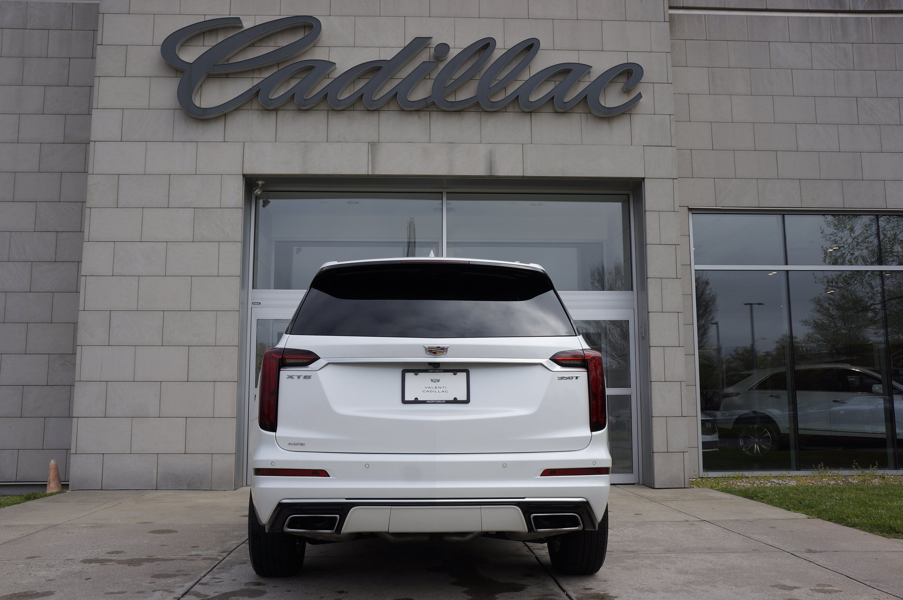 Used 2024 Cadillac XT6 Luxury AWD/4WD image 6