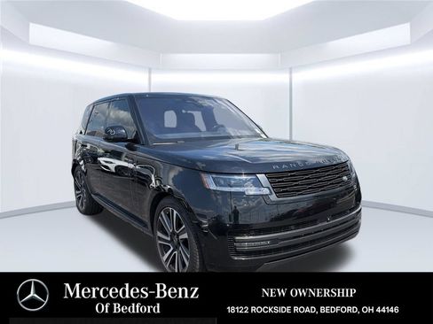 Used 2023 Land Rover Range Rover SE AWD/4WD image 3