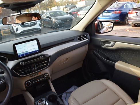 Used 2020 Ford Escape SEL image 13