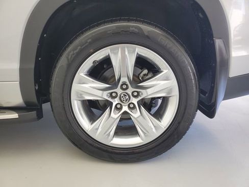 Used 2019 Toyota Highlander Limited image 13