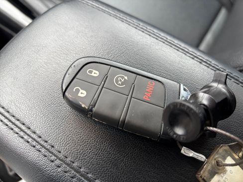 Used 2025 Jeep Compass Limited AWD/4WD image 25