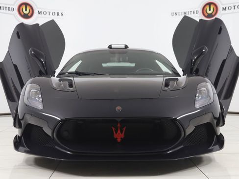 Used 2022 Maserati MC20 Coupe image 8