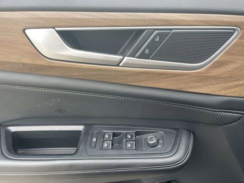 Used 2024 Volkswagen Atlas SE image 23