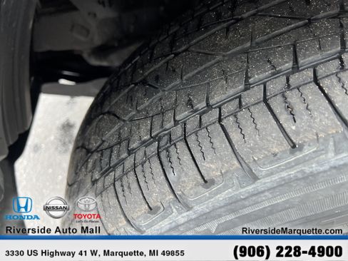 Used 2022 Toyota Tacoma TRD Sport AWD/4WD image 12
