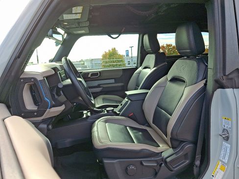 Used 2023 Ford Bronco Wildtrak image 13