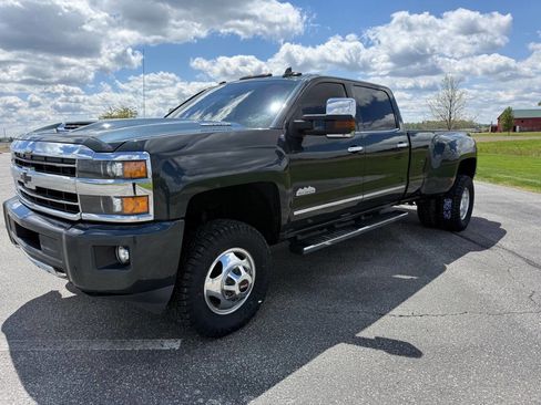 Used 2019 Chevrolet Silverado 3500 High Country w/ Duramax Plus Package AWD/4WD image 2